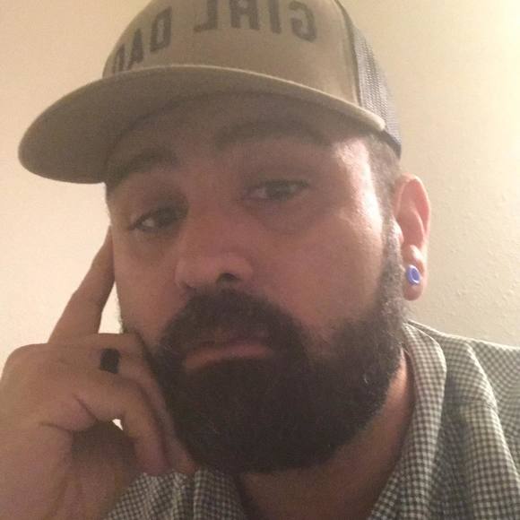 Meet your Posher, Alejandro - Picture 1 of 1